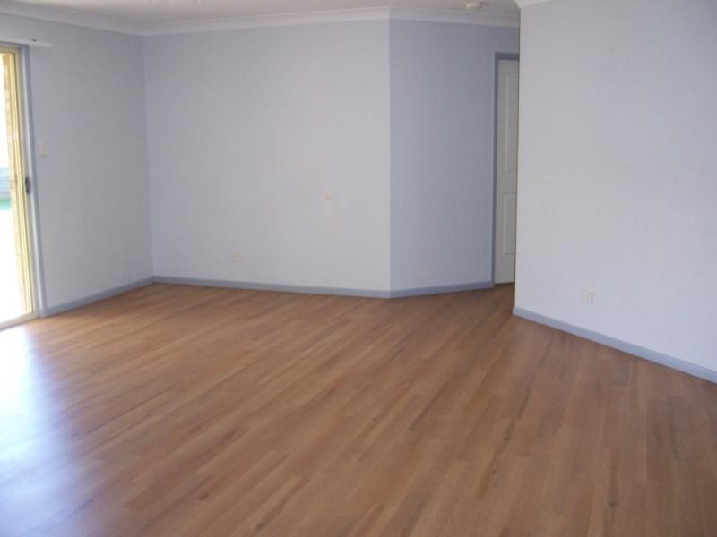 363 Spring Street, Kearneys Spring QLD 4350