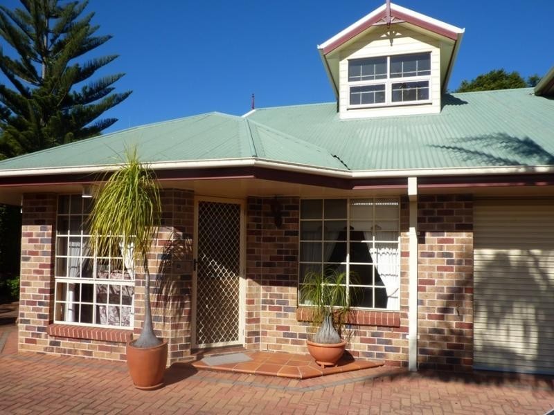 4/334 Hume Street, Centenary Heights QLD 4350