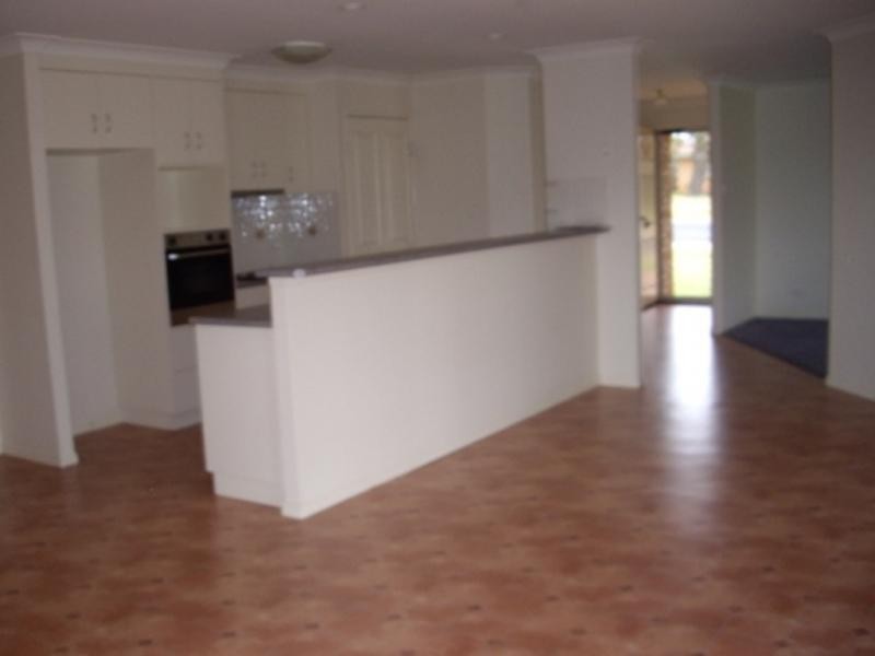 298 Ramsay Street, Middle Ridge QLD 4350