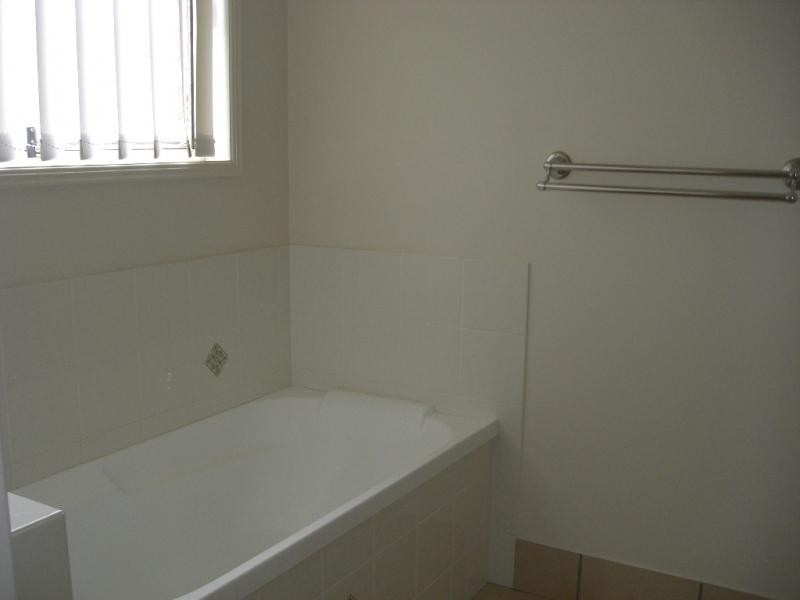 298 Ramsay Street, Middle Ridge QLD 4350