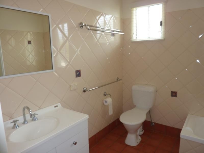 Mount Lofty QLD 4350