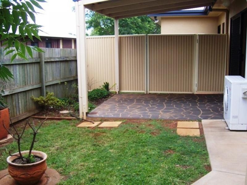 Kearneys Spring QLD 4350