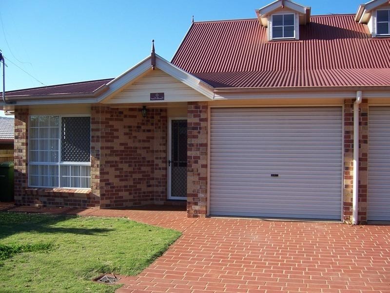 Kearneys Spring QLD 4350