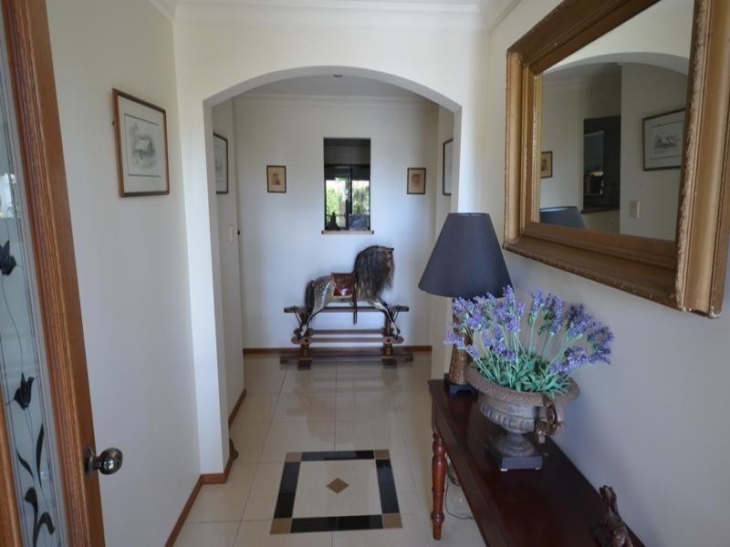 36 Fadden Crescent, Middle Ridge QLD 4350