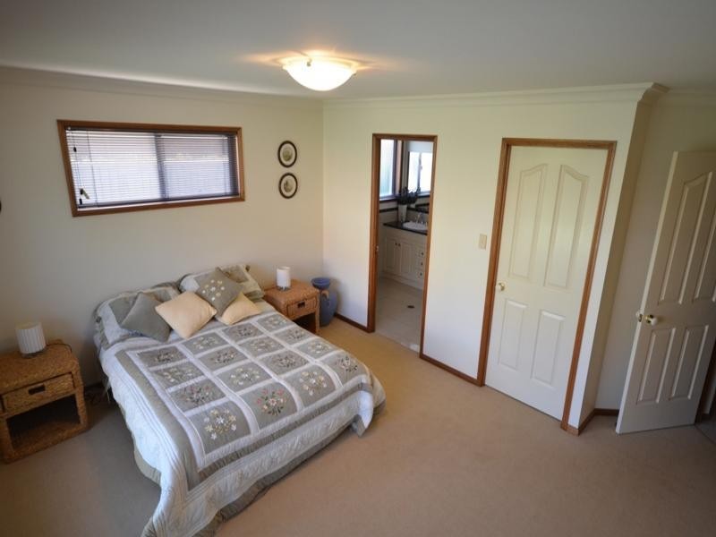 36 Fadden Crescent, Middle Ridge QLD 4350