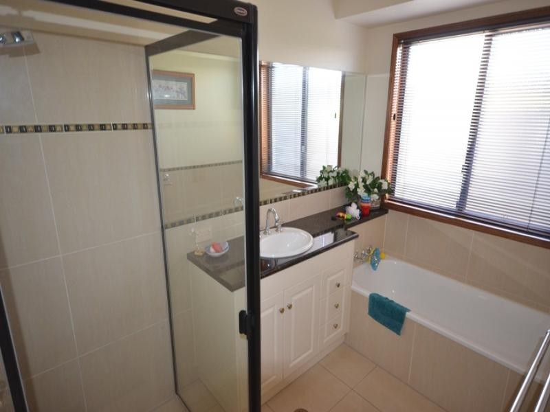 36 Fadden Crescent, Middle Ridge QLD 4350