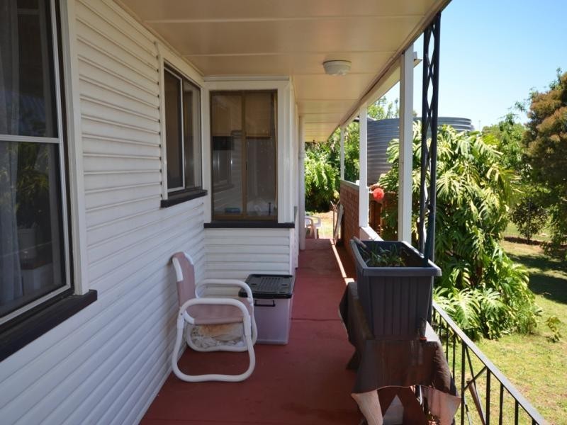 Kearneys Spring QLD 4350