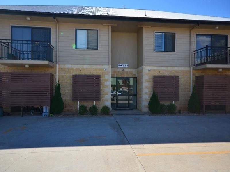 8/1-3 Uniplaza Court, Kearneys Spring QLD 4350