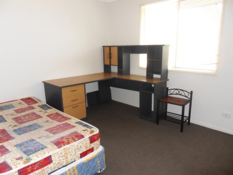 Kearneys Spring QLD 4350