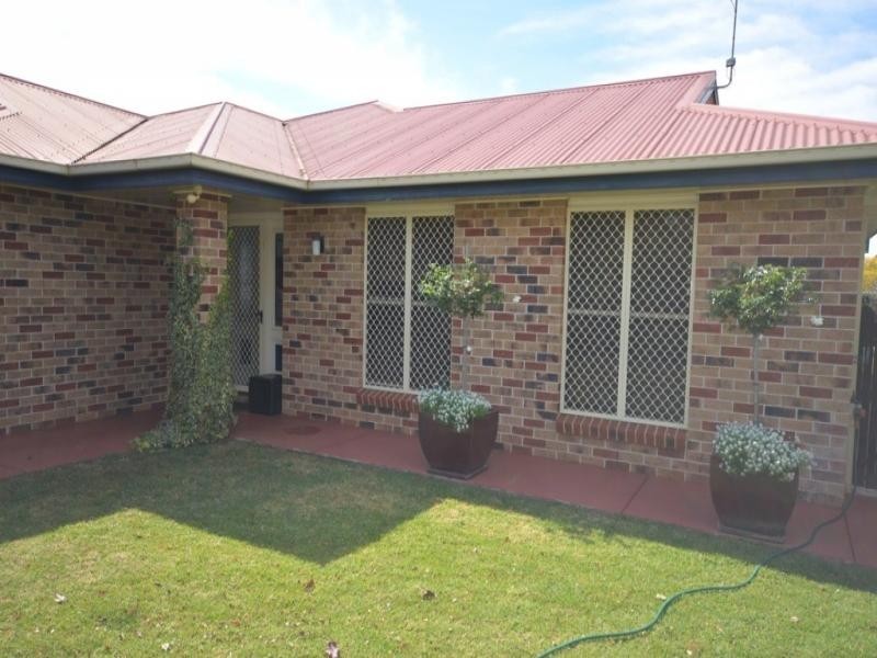 Kearneys Spring QLD 4350