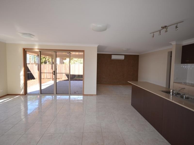 24 McMorrow Street, Kearneys Spring QLD 4350