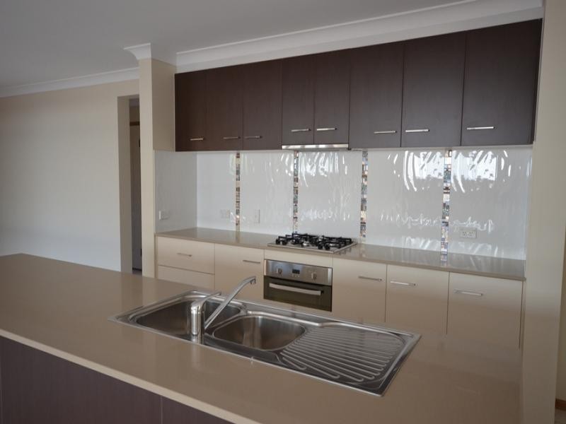 24 McMorrow Street, Kearneys Spring QLD 4350