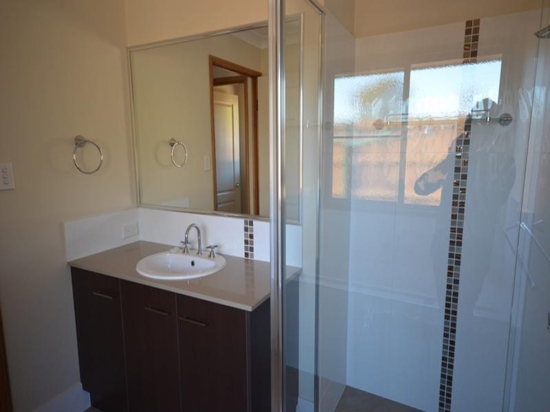 24 McMorrow Street, Kearneys Spring QLD 4350