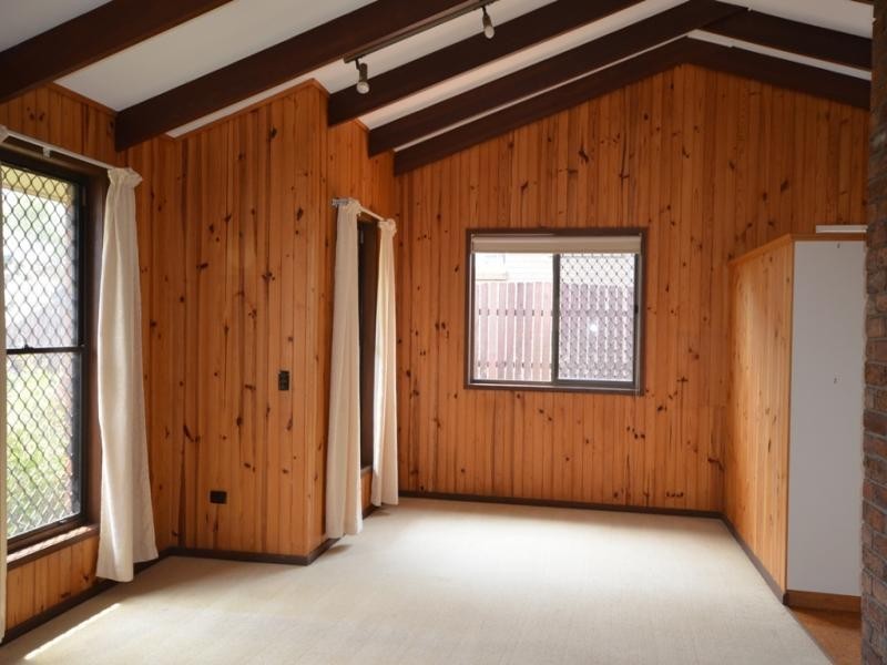 16 Orchid S treet, Centenary Heights QLD 4350