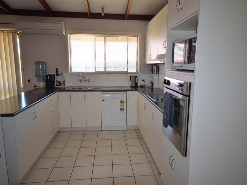 4 Page Court, Kearneys Spring QLD 4350