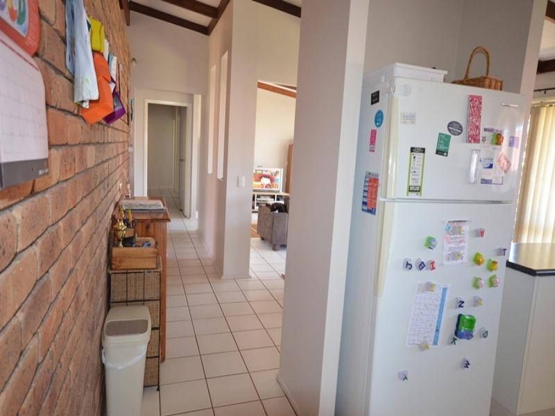 4 Page Court, Kearneys Spring QLD 4350