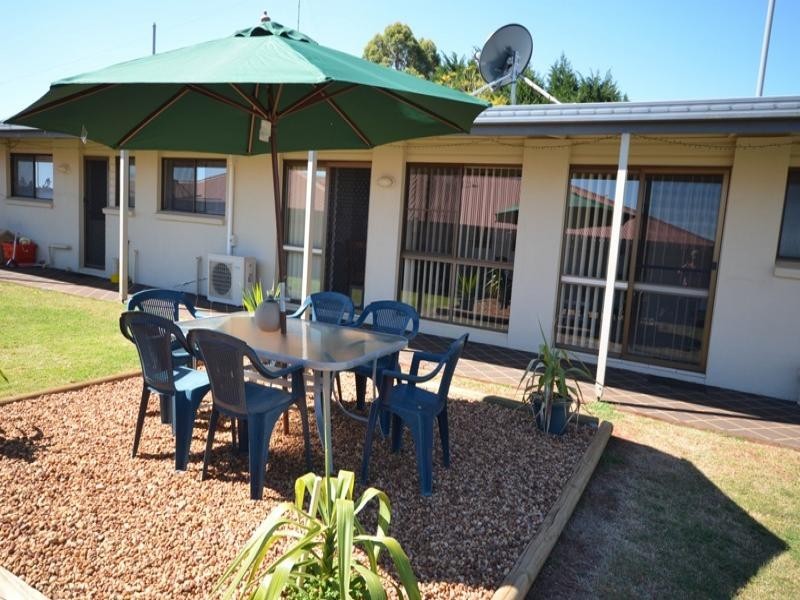 4 Page Court, Kearneys Spring QLD 4350