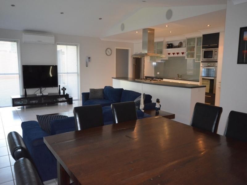 7 Page Court, Kearneys Spring QLD 4350