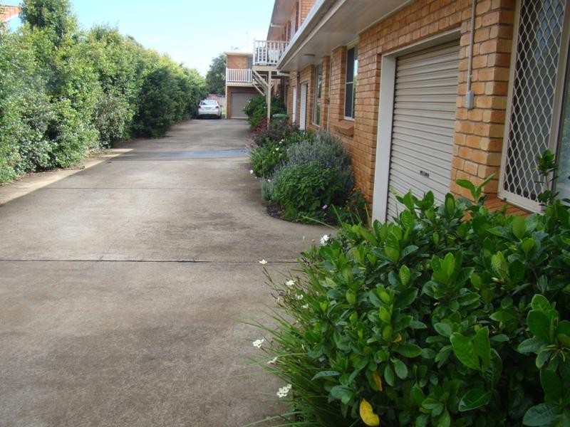 1/226 Herries Street, Newtown QLD 4350