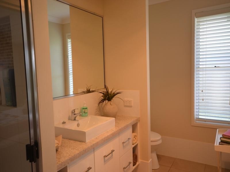 Kearneys Spring QLD 4350