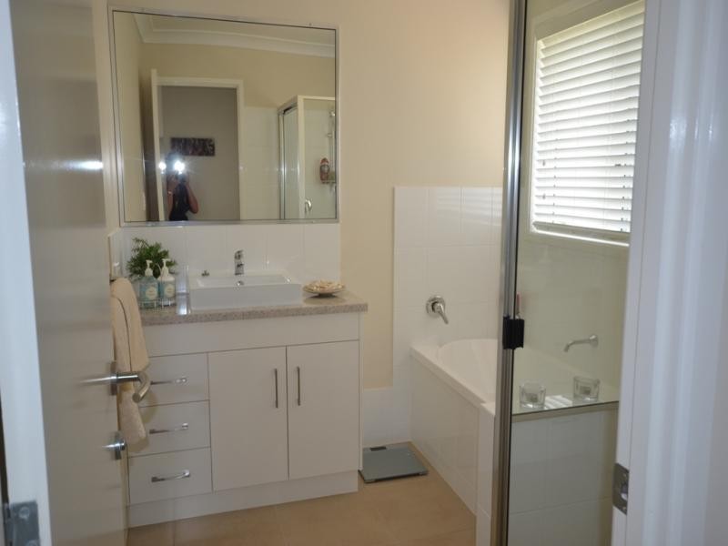 Kearneys Spring QLD 4350