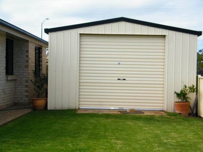 4 Weale Street, Mount Kynoch QLD 4350