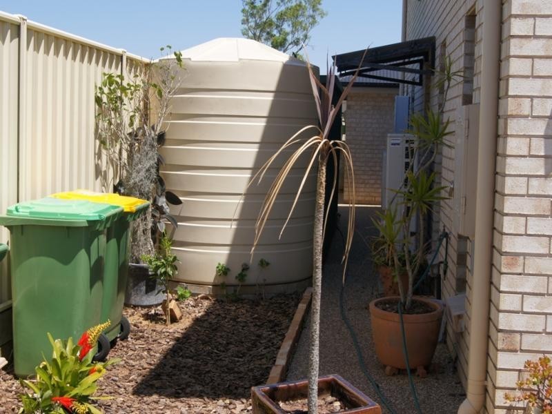 4 Weale Street, Mount Kynoch QLD 4350