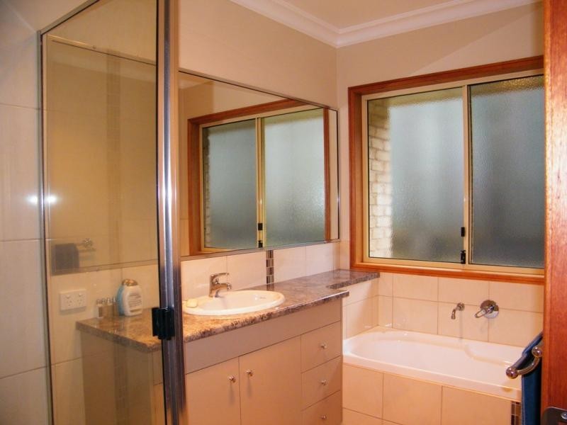 Kearneys Spring QLD 4350