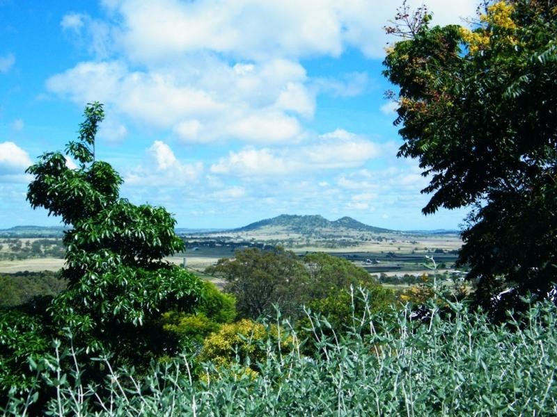 3 Scenic Court, Gowrie Junction QLD 4352