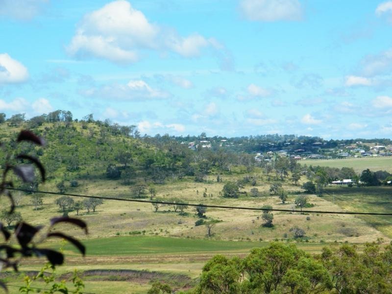 3 Scenic Court, Gowrie Junction QLD 4352