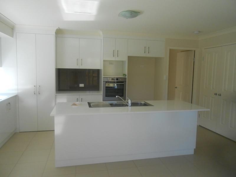 Kearneys Spring QLD 4350