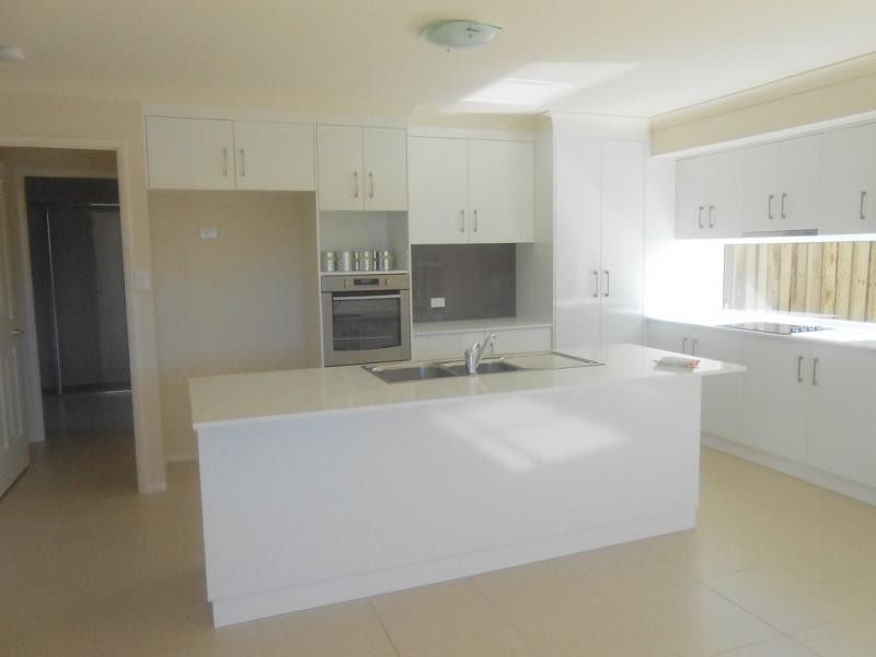 Kearneys Spring QLD 4350