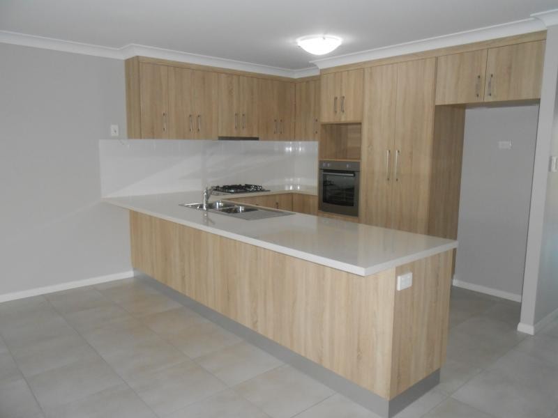 1/8 McMorrow Street, Kearneys Spring QLD 4350
