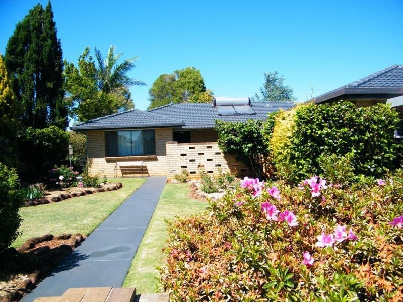 8 Orchid Street, Centenary Heights QLD 4350