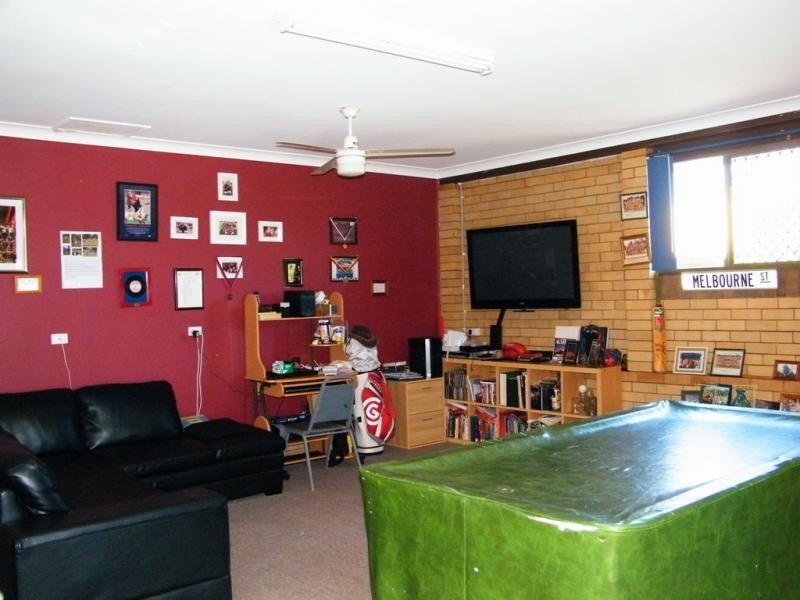 8 Orchid Street, Centenary Heights QLD 4350