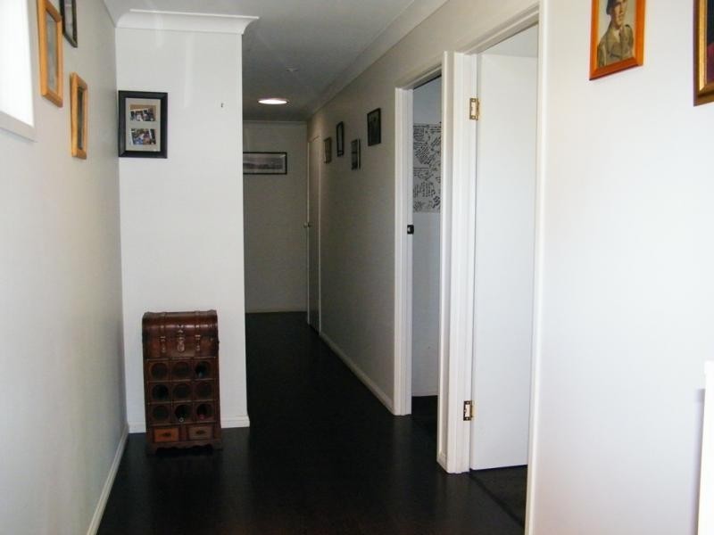 8 Orchid Street, Centenary Heights QLD 4350