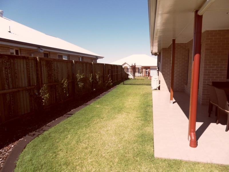 Kearneys Spring QLD 4350