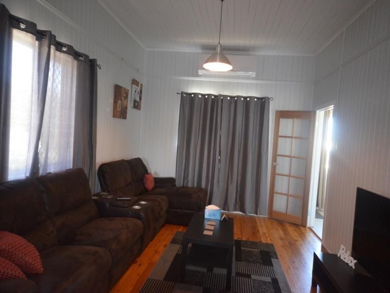 48 Campbell Street, Oakey QLD 4401