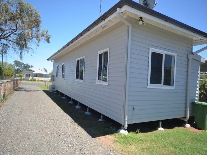 48 Campbell Street, Oakey QLD 4401