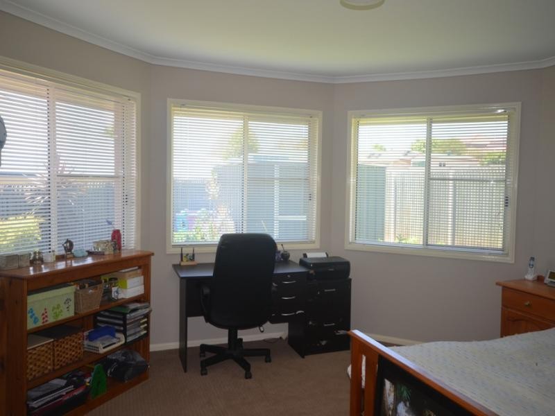 10 Vanham Close, Middle Ridge QLD 4350