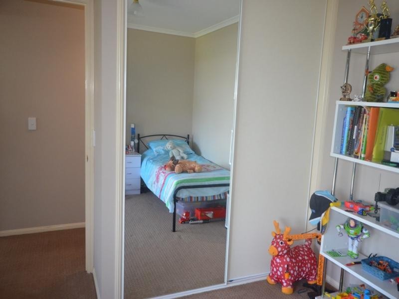 10 Vanham Close, Middle Ridge QLD 4350