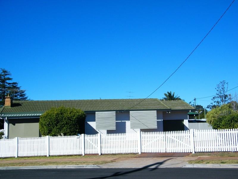 66 Drayton Road, Harristown QLD 4350
