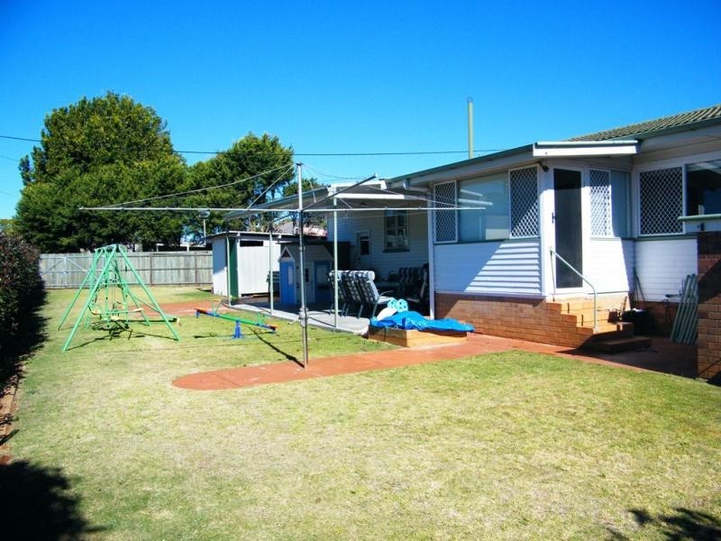 66 Drayton Road, Harristown QLD 4350