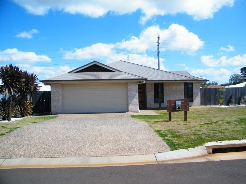 1 Vinnicombe Street, Kearneys Spring QLD 4350