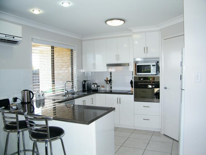 1 Vinnicombe Street, Kearneys Spring QLD 4350