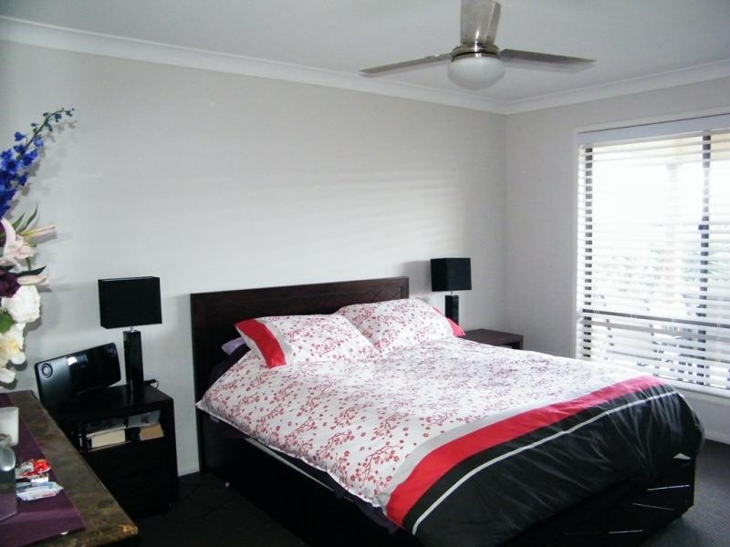 1 Vinnicombe Street, Kearneys Spring QLD 4350