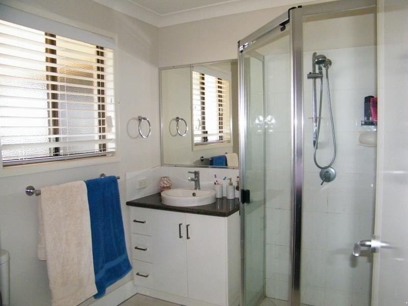 1 Vinnicombe Street, Kearneys Spring QLD 4350