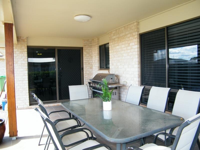 1 Vinnicombe Street, Kearneys Spring QLD 4350