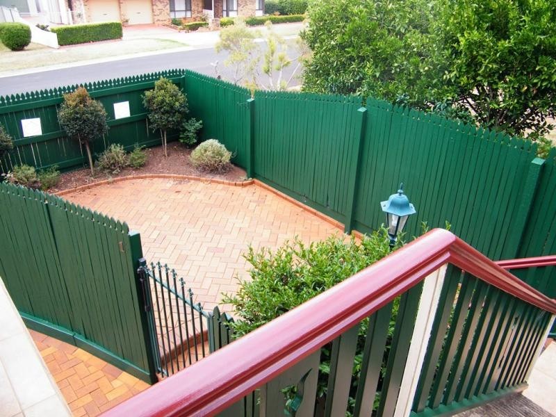 1/32 Jull Drive, Centenary Heights QLD 4350