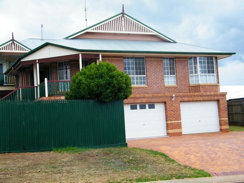 1/32 Jull Drive, Centenary Heights QLD 4350